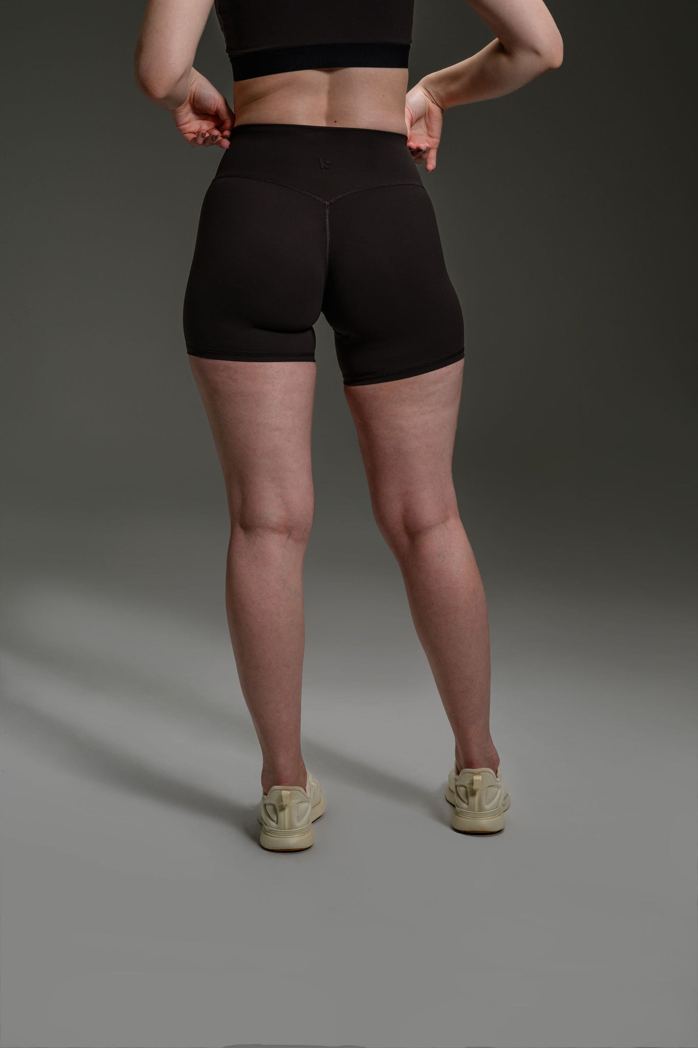 Featherlite Enhance 6" Shorts - Espresso